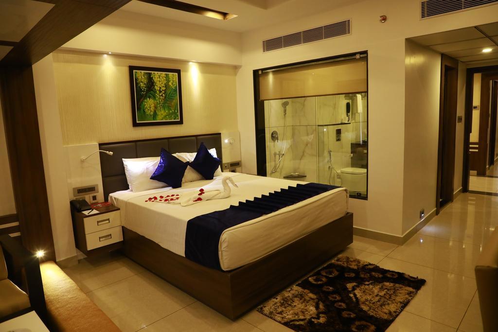 The Renai Cochin Hotel Kochi Bagian luar foto