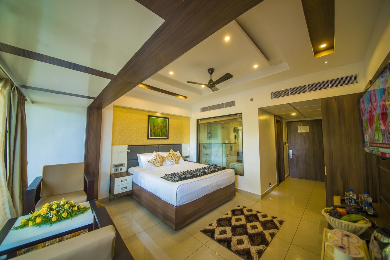 The Renai Cochin Hotel Kochi Bagian luar foto