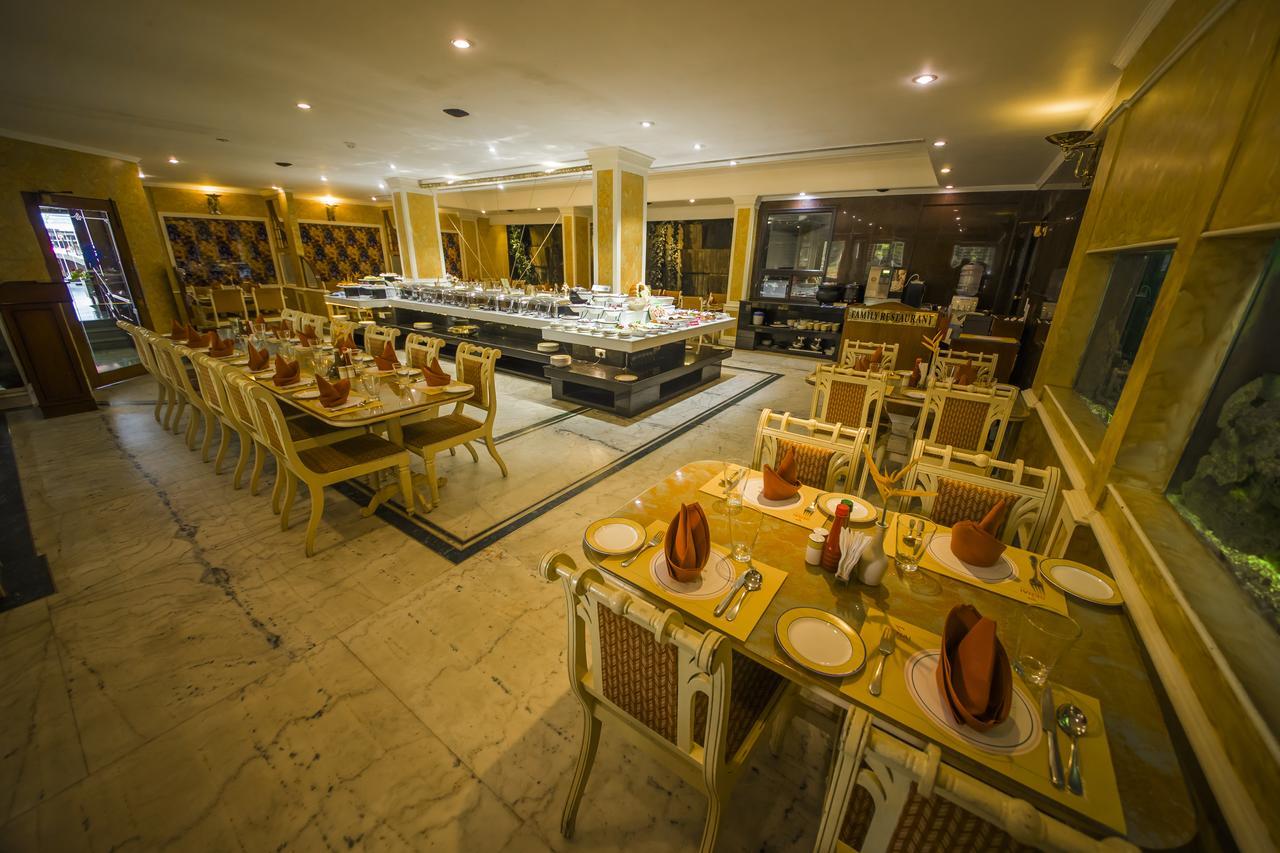 The Renai Cochin Hotel Kochi Bagian luar foto