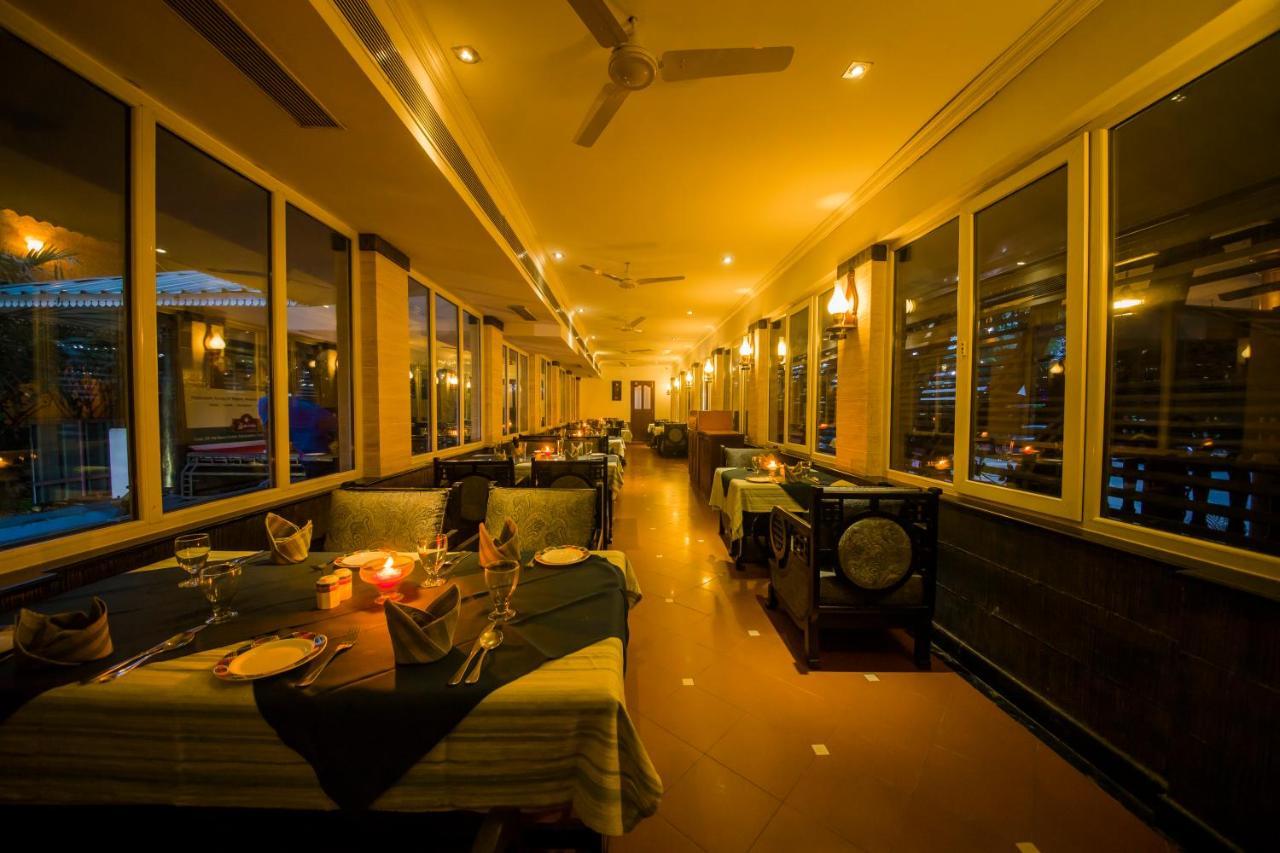 The Renai Cochin Hotel Kochi Bagian luar foto