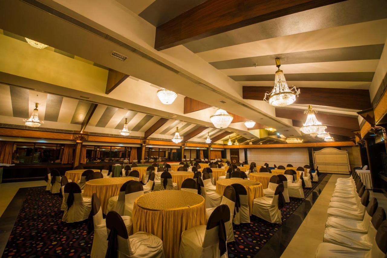 The Renai Cochin Hotel Kochi Bagian luar foto