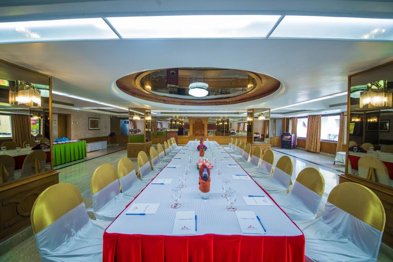 The Renai Cochin Hotel Kochi Bagian luar foto
