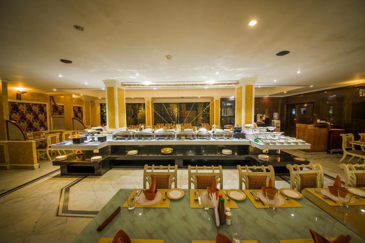 The Renai Cochin Hotel Kochi Bagian luar foto