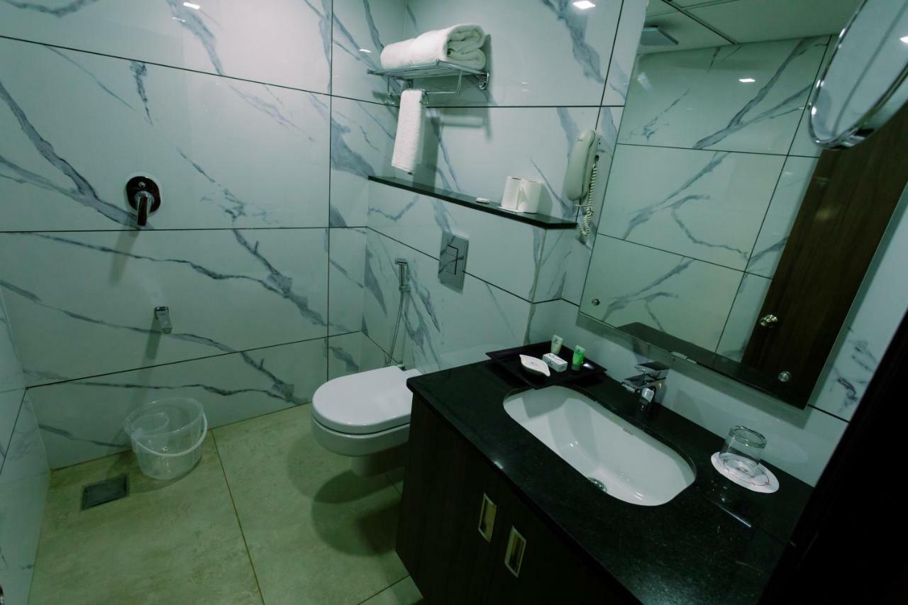 The Renai Cochin Hotel Kochi Bagian luar foto