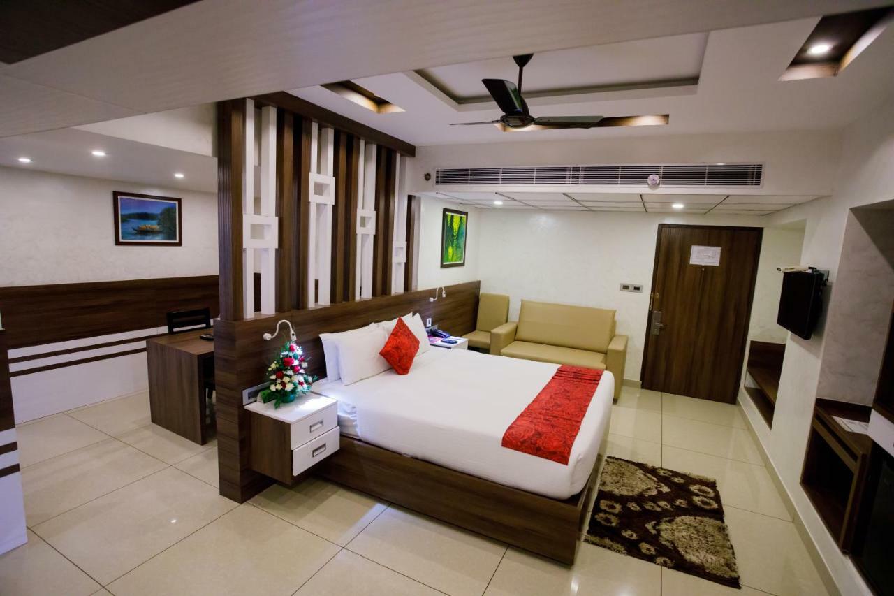 The Renai Cochin Hotel Kochi Bagian luar foto
