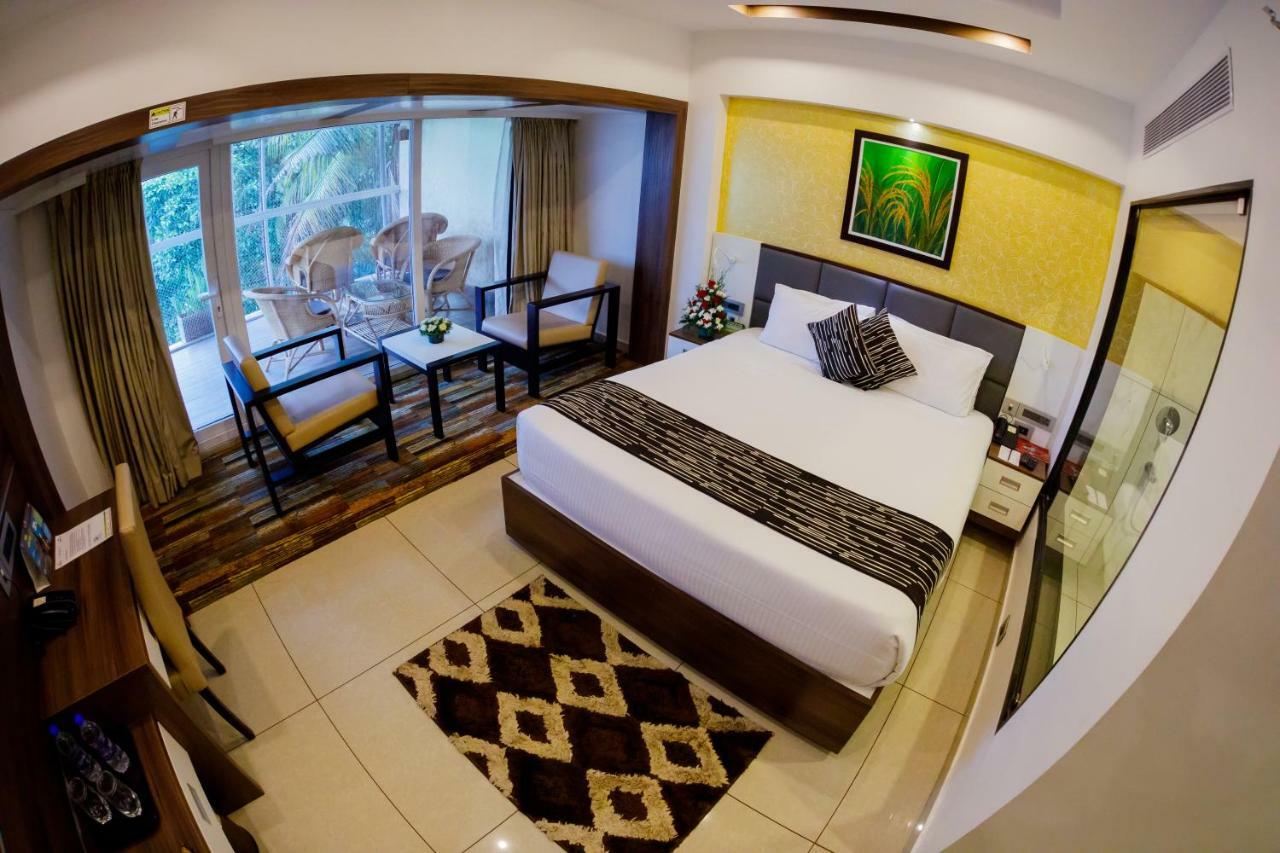 The Renai Cochin Hotel Kochi Bagian luar foto