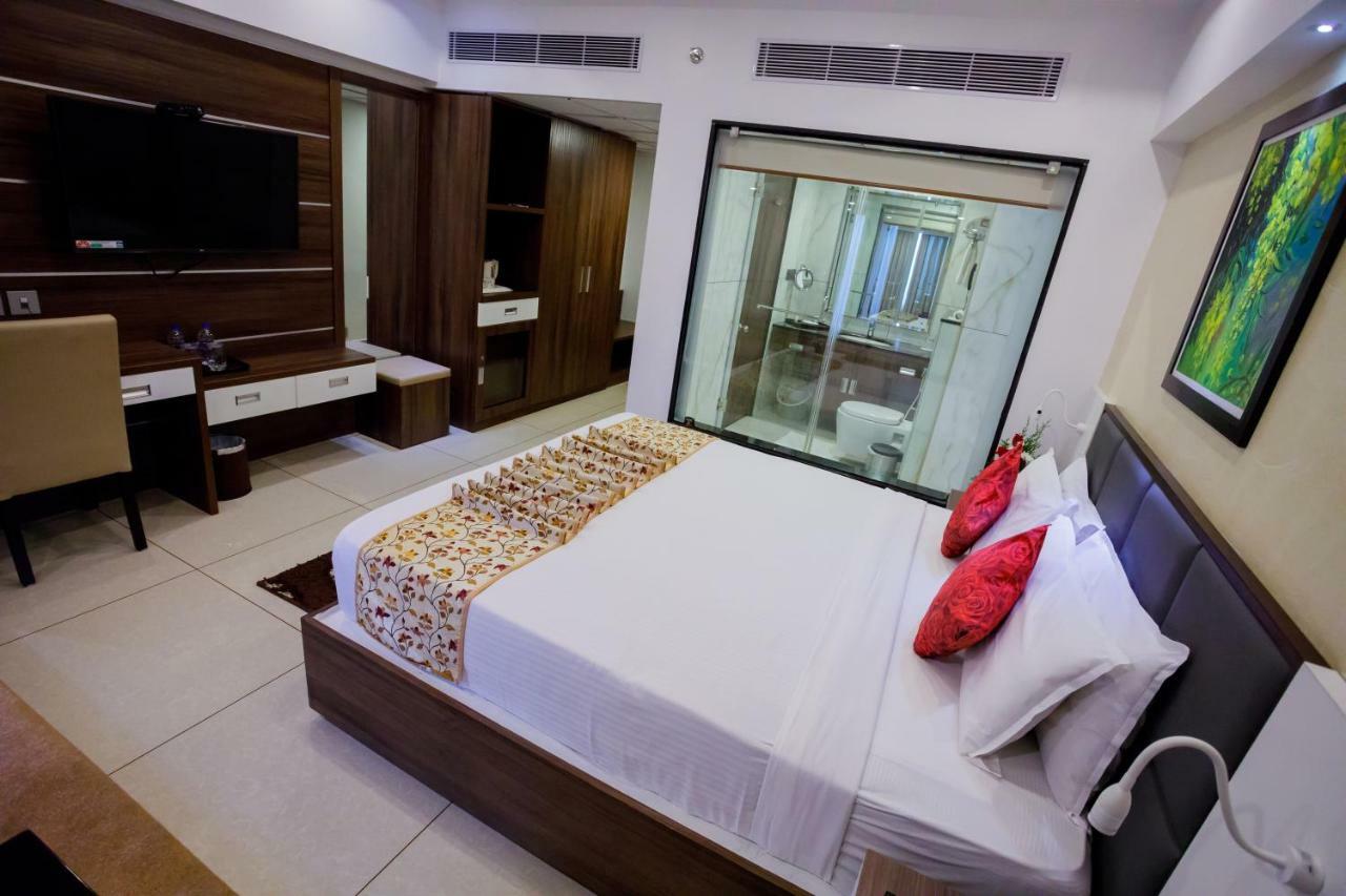 The Renai Cochin Hotel Kochi Bagian luar foto