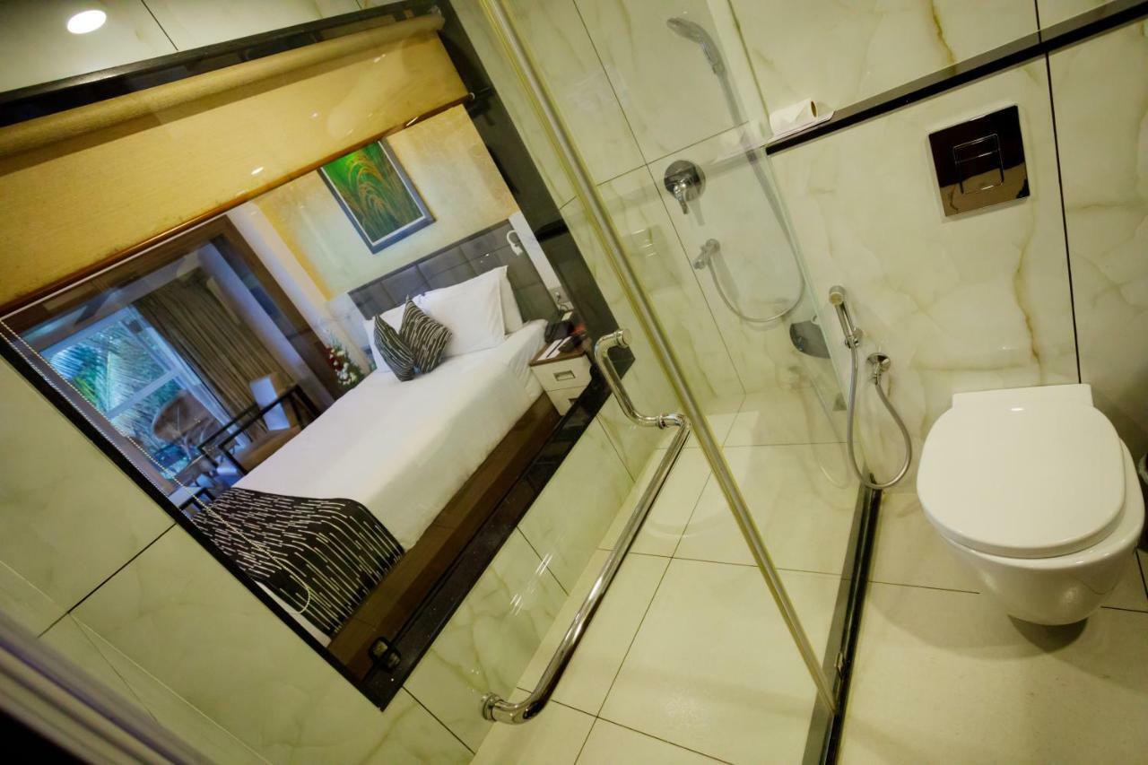 The Renai Cochin Hotel Kochi Bagian luar foto