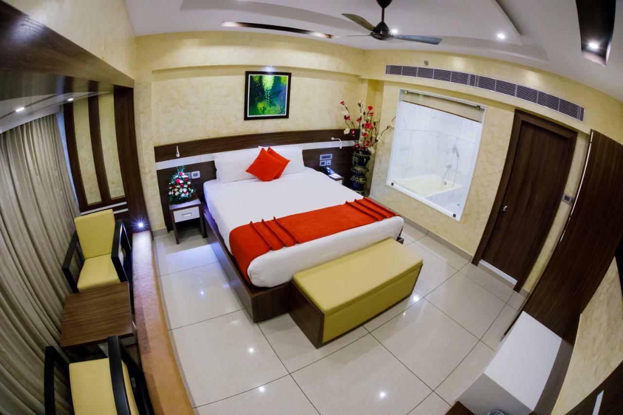 The Renai Cochin Hotel Kochi Bagian luar foto