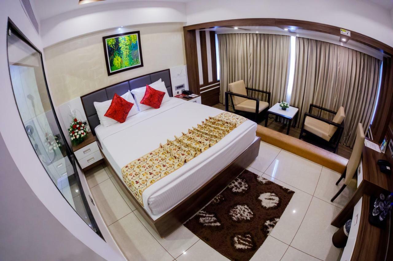 The Renai Cochin Hotel Kochi Bagian luar foto