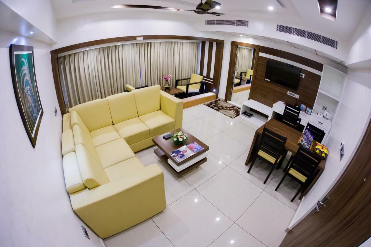 The Renai Cochin Hotel Kochi Bagian luar foto