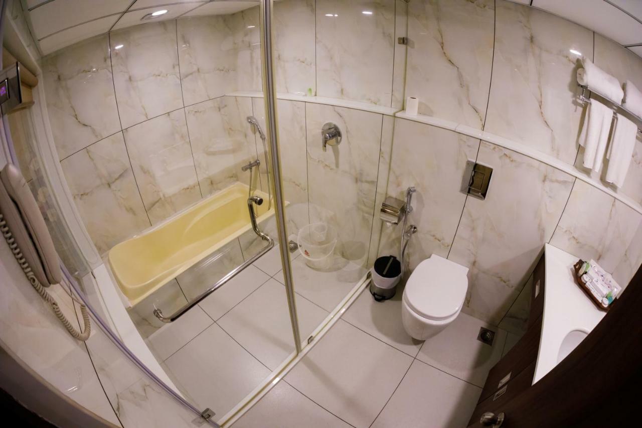 The Renai Cochin Hotel Kochi Bagian luar foto
